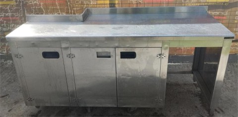 Μεταχειρισμένο Ερμάριο Ανοξείδωτο Με Φάλτσο 3 Ανοιγόμενες Πόρτες